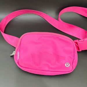 LULULEMON Athletica Everywhere Belt Bag 1L Sonic Pink